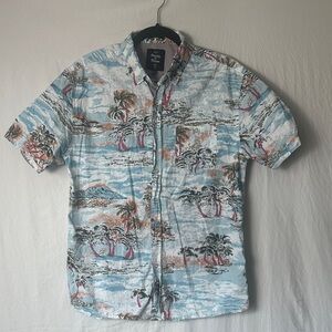Tropical Print Short-Sleeve Button-Down Shirt in Light Blue